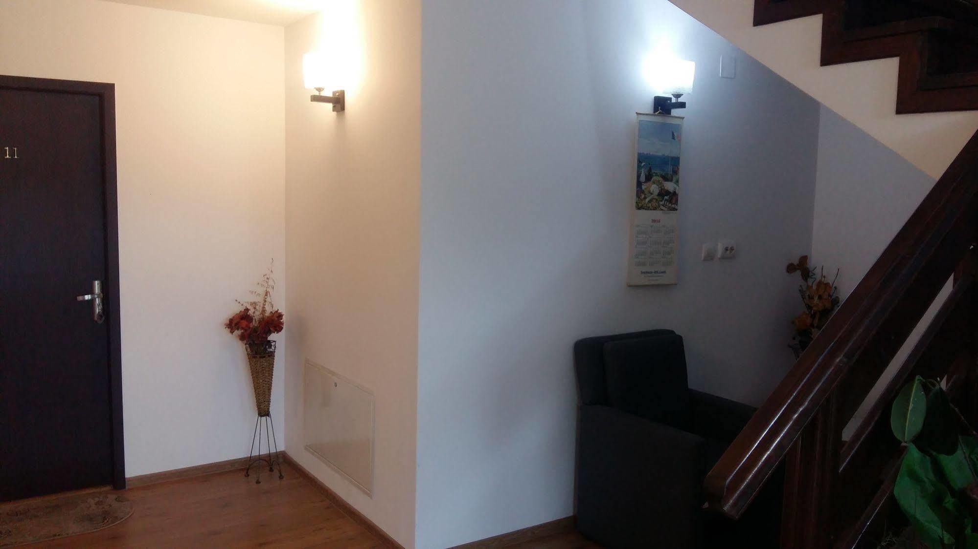 Hotel Intim Radauţi Bagian luar foto
